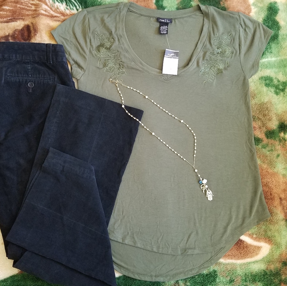 NWT Rue21 Embroidered Olive Gree Top Size Small
